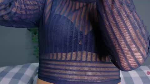 Snapshot of parisfox_ chatting on October 2, 11:50 am PARIS online show from October 2, 11:50 am