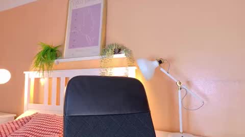 Snapshot of parisfox_ chatting on October 27, 7:40 pm PARIS online show from October 27, 7:40 pm