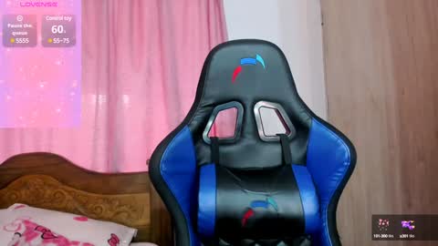 Snapshot of parisshayk chatting on December 31, 5:51 pm Paris online show from December 31, 5:51 pm