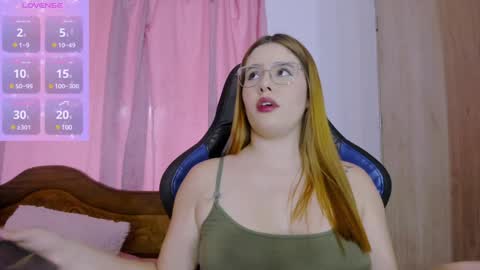 Snapshot of parisshayk chatting on February 7, 6:24 pm Paris online show from February 7, 6:24 pm