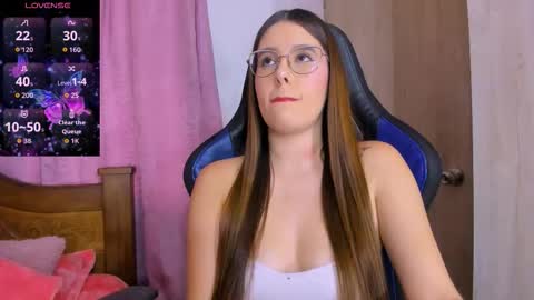 Snapshot of parisshayk chatting on November 8, 6:18 pm Paris online show from November 8, 6:18 pm