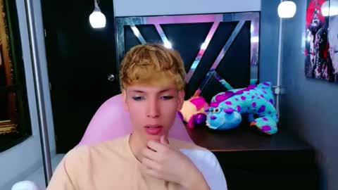 park_jimin1 online show from September 16, 12:39 pm