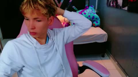 park_jimin1 online show from September 20, 12:06 pm