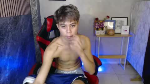 Snapshot of parkseo_yeon chatting on October 2, 1:56 am HENRY online show from October 2, 1:56 am