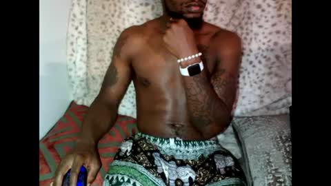 Snapshot of parlaytellio chatting on December 13, 2:54 am Parlay Tellio online show from December 13, 2:54 am