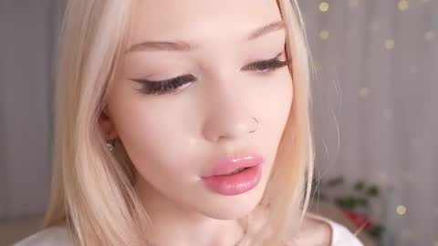 Sofi online show from November 18, 4:00 pm