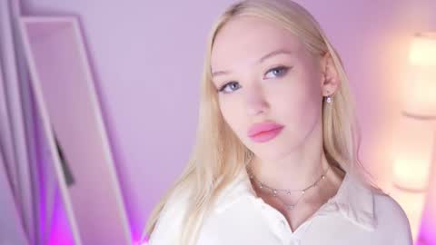 Sofi online show from November 19, 10:59 am