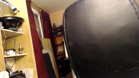 Snapshot of pascal88881 chatting on December 3, 1:10 pm pascal88881 online show from December 3, 1:10 pm