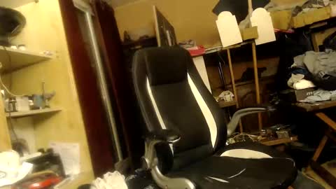 Snapshot of pascal88881 chatting on December 6, 10:08 pm pascal88881 online show from December 6, 10:08 pm