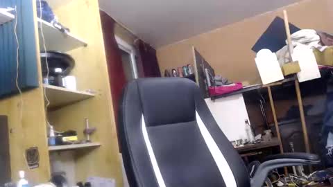 Snapshot of pascal88881 chatting on December 8, 6:17 pm pascal88881 online show from December 8, 6:17 pm