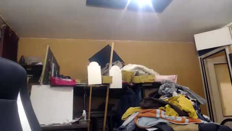 Snapshot of pascal88881 chatting on December 15, 2:05 pm pascal88881 online show from December 15, 2:05 pm