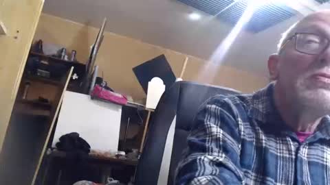 Snapshot of pascal88881 chatting on December 24, 5:55 pm pascal88881 online show from December 24, 5:55 pm