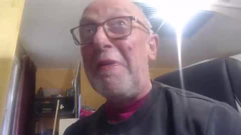 Snapshot of pascal88881 chatting on December 25, 10:50 am pascal88881 online show from December 25, 10:50 am