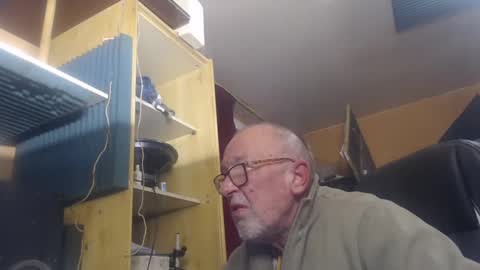 Snapshot of pascal88881 chatting on December 27, 9:50 am pascal88881 online show from December 27, 9:50 am