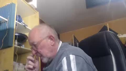 Snapshot of pascal88881 chatting on December 28, 8:48 am pascal88881 online show from December 28, 8:48 am