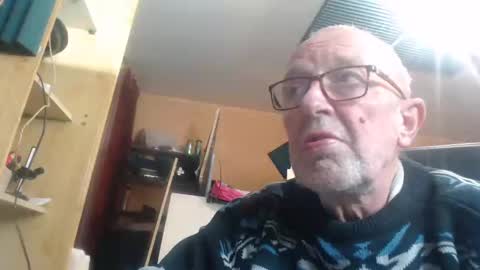 Snapshot of pascal88881 chatting on December 29, 4:08 pm pascal88881 online show from December 29, 4:08 pm