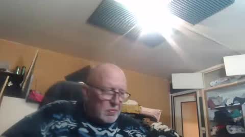 Snapshot of pascal88881 chatting on December 29, 7:11 pm pascal88881 online show from December 29, 7:11 pm