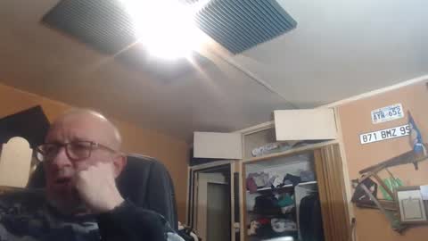 Snapshot of pascal88881 chatting on December 29, 10:57 pm pascal88881 online show from December 29, 10:57 pm