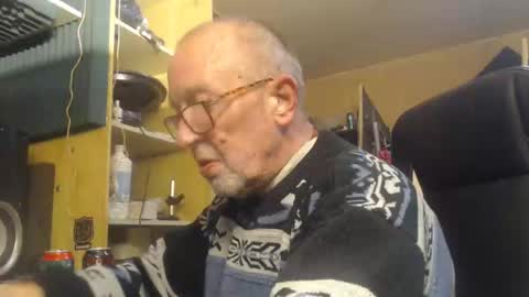 Snapshot of pascal88881 chatting on January 2, 7:40 pm pascal88881 online show from January 2, 7:40 pm