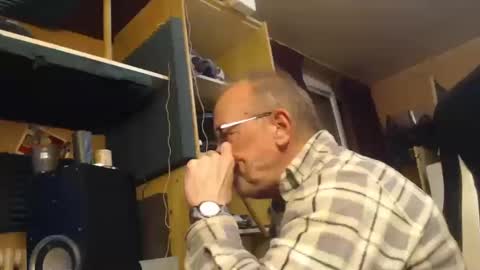 Snapshot of pascal88881 chatting on February 27, 6:53 pm pascal88881 online show from February 27, 6:53 pm