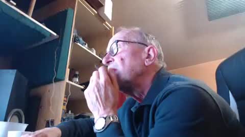 Snapshot of pascal88881 chatting on November 5, 12:49 pm pascal88881 online show from November 5, 12:49 pm