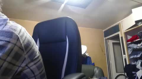 Snapshot of pascal88881 chatting on November 15, 3:04 am pascal88881 online show from November 15, 3:04 am