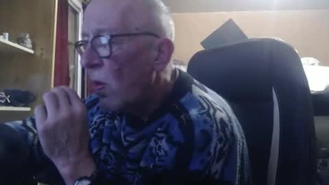 Snapshot of pascal88881 chatting on December 14, 10:20 am pascal88881 online show from December 14, 10:20 am