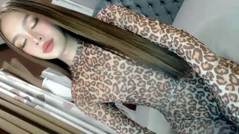 Snapshot of passion_de_amor18 chatting on January 24, 1:57 pm Tasty Alice online show from January 24, 1:57 pm