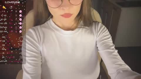 Zoe online show from January 28, 7:00 pm