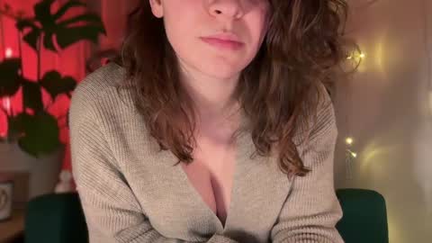 Snapshot of passionessa chatting on February 4, 10:34 pm Call me Miss Alice Careful Passion Queen online show from February 4, 10:34 pm