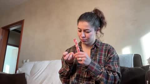 Snapshot of passionessa chatting on February 21, 11:22 am Call me Miss Alice Careful Passion Queen online show from February 21, 11:22 am