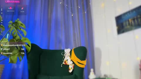 Snapshot of passionessa chatting on March 1, 12:12 pm Call me Miss Alice Careful Passion Queen online show from March 1, 12:12 pm