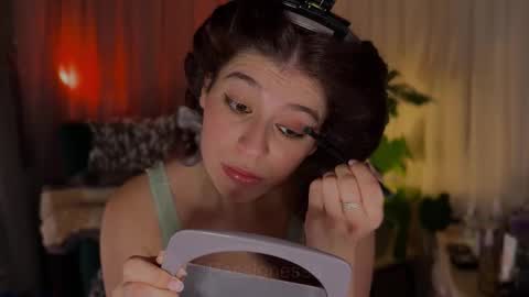 Snapshot of passionessa chatting on October 18, 1:45 pm Call me Miss Alice Careful Passion Queen online show from October 18, 1:45 pm