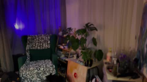 Snapshot of passionessa chatting on November 1, 10:17 am Call me Miss Alice Careful Passion Queen online show from November 1, 10:17 am