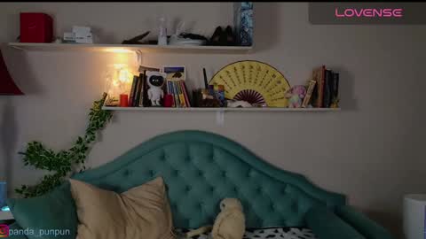 Snapshot of pathos_of_things chatting on December 21, 12:06 pm off - Tuesday and wednesdayfriday online show from December 21, 12:06 pm