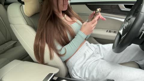 Andreea online show from October 16, 8:37 am