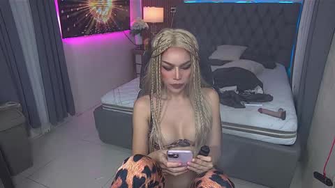 Paula online show from February 10, 11:25 am