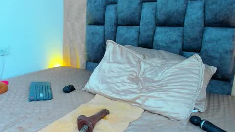 PAULA online show from October 19, 8:42 pm