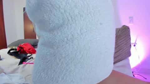 Paula perez - online show from December 20, 4:20 am