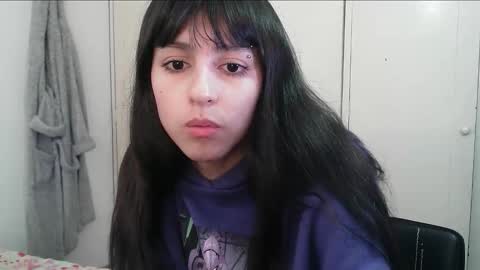 Snapshot of paulainblue chatting on September 22, 2:46 am online show from September 22, 2:46 am