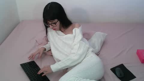 Snapshot of paulainblue chatting on October 26, 2:17 am online show from October 26, 2:17 am