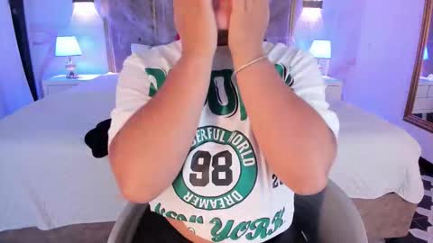 Snapshot of paulinaduarte_ chatting on November 1, 11:01 am Paulina online show from November 1, 11:01 am