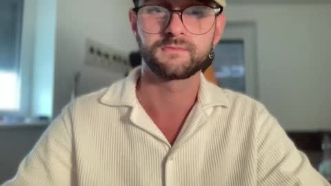 love bush online show from September 12, 4:18 pm