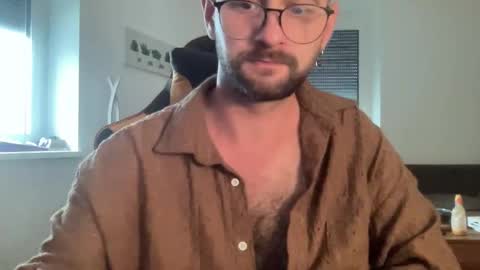 love bush online show from October 8, 6:33 am