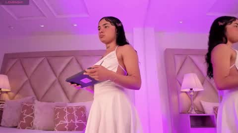 Pau online show from November 30, 12:53 pm