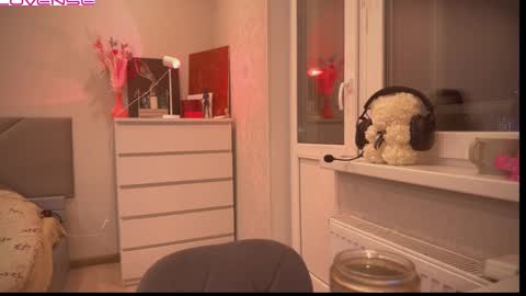 Snapshot of peaceful_oblivion chatting on March 4, 9:32 pm Sandra Next Stream pm MSK 5 pm UTC1pm EDT online show from March 4, 9:32 pm