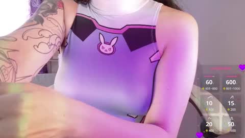  P E A C H   online show from March 5, 4:02 pm