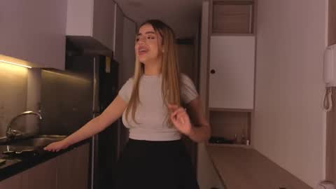 Ema online show from October 7, 3:20 pm