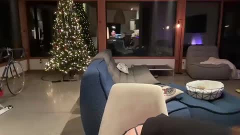 Snapshot of peacheekitty chatting on December 13, 6:31 am Effyyyyy online show from December 13, 6:31 am