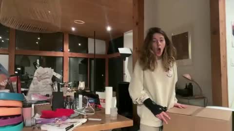 Snapshot of peacheekitty chatting on October 24, 1:13 am Effyyyyy online show from October 24, 1:13 am